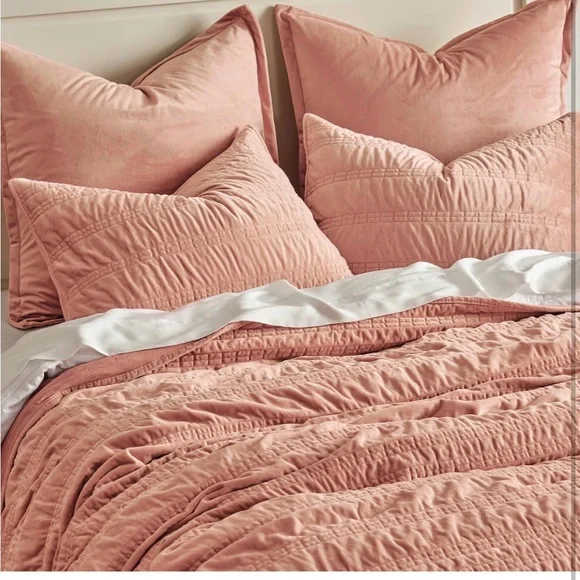 EVERGRACE Velvet Quilt King Size - Quilt and One Sham - Picture 2 of 4